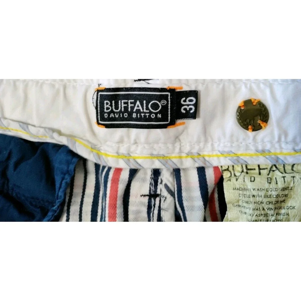 Buffalo David Bitton Cargo Shorts Mens 36 Inseam 11 Red White Blue Checkered Y2K